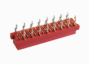 Isolierungs-Verschiebungs-Verbindungsstück 16 PBT rotes weibliche Neigung Pin Titel-2.54mm